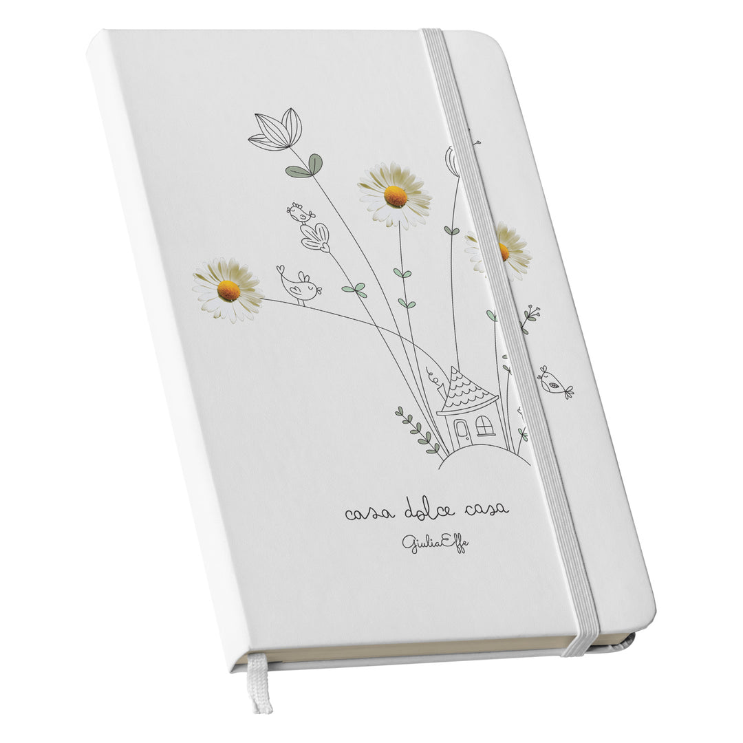 Taccuino Casa dolce casa dell'album Creatività su carta di GiuliaEffe: copertina soft touch in 8 colori, con chiusura e segnalibro coordinati