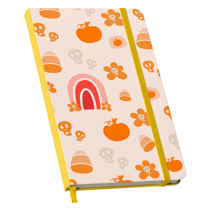 Taccuino Halloween dell'album Witchy Wonder di WonderValy: copertina soft touch in 8 colori, con chiusura e segnalibro coordinati