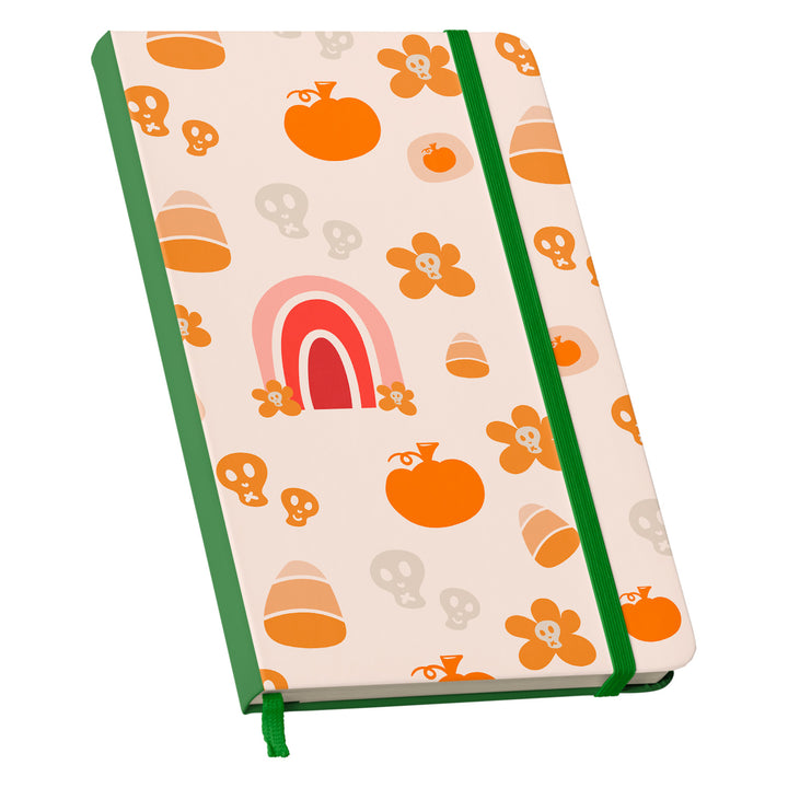 Taccuino Halloween dell'album Witchy Wonder di WonderValy: copertina soft touch in 8 colori, con chiusura e segnalibro coordinati