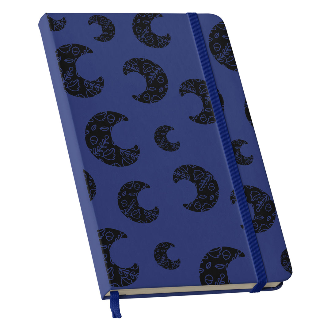 Taccuino Moon dell'album Witchy Wonder di WonderValy: copertina soft touch in 8 colori, con chiusura e segnalibro coordinati