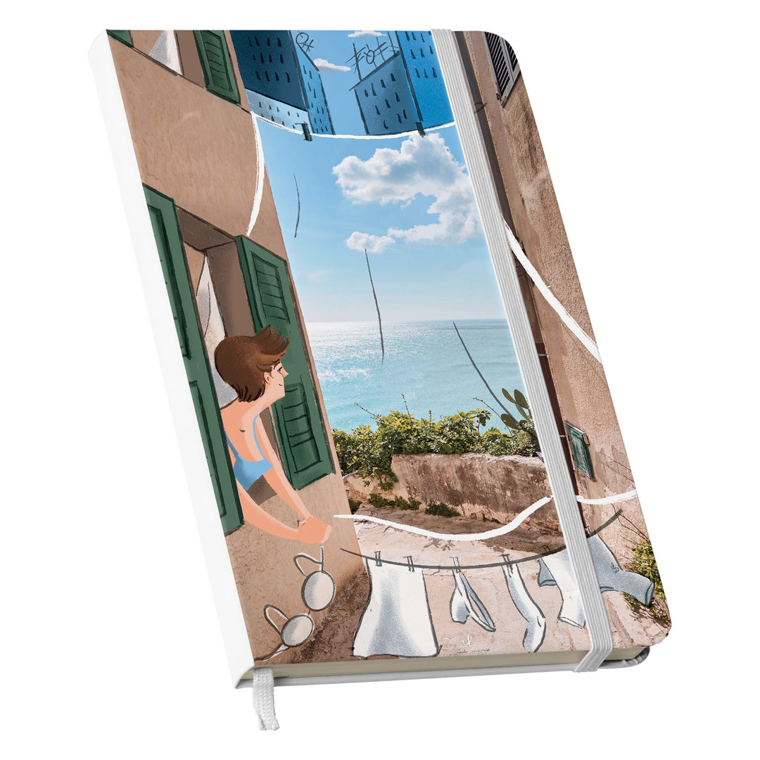 Taccuino Puglia dell'album Taccuini per viaggiare (anche con la mente) di Elisa Lanconelli: copertina soft touch in 8 colori, con chiusura e segnalibro coordinati