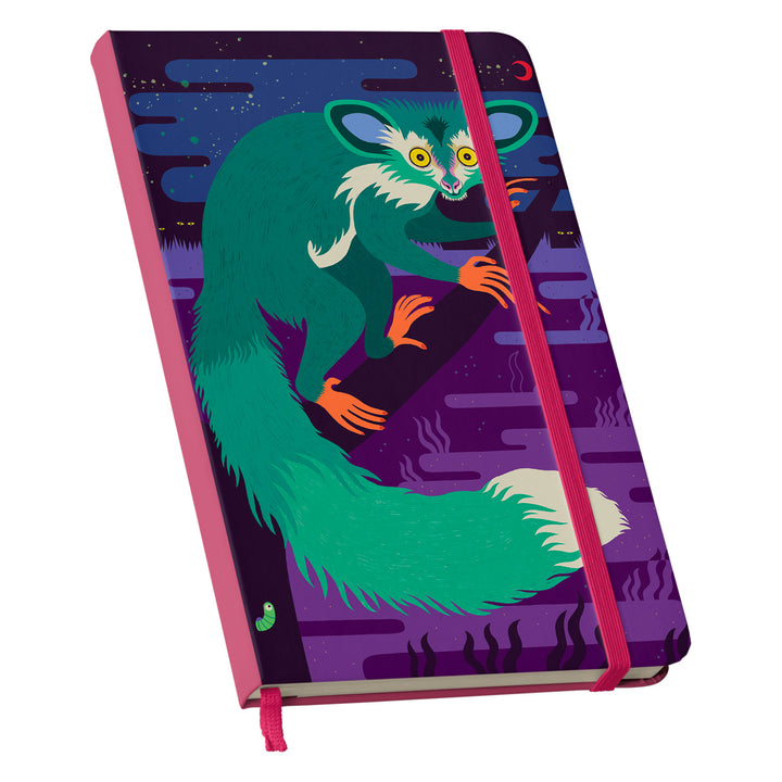 Taccuino Aye-aye dell'album Taccuini selvatici di Silvia Mauri: copertina soft touch in 8 colori, con chiusura e segnalibro coordinati