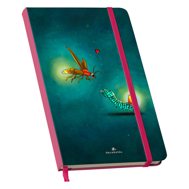 Taccuino Per amore lucciola dell'album Amore in taccuini di Arabella: copertina soft touch in 8 colori, con chiusura e segnalibro coordinati
